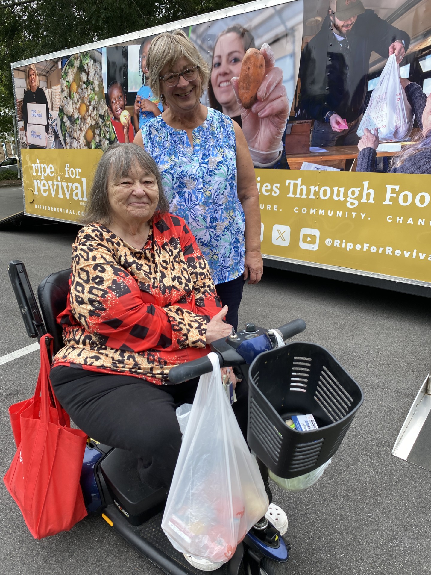 A special day at Wendell Friendship Cafe! Thanks to a generous grant from RTI International, our seniors at 4 select cafe locations will use free vouchers to shop fresh food and produce from Ripe for Revival!
